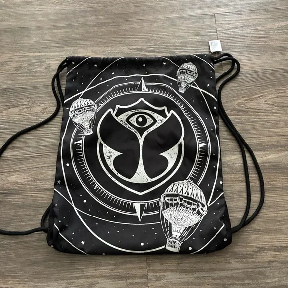 NWT- Tomorrowland 2025 drawstring bag & Goodies - Picture 3 of 9